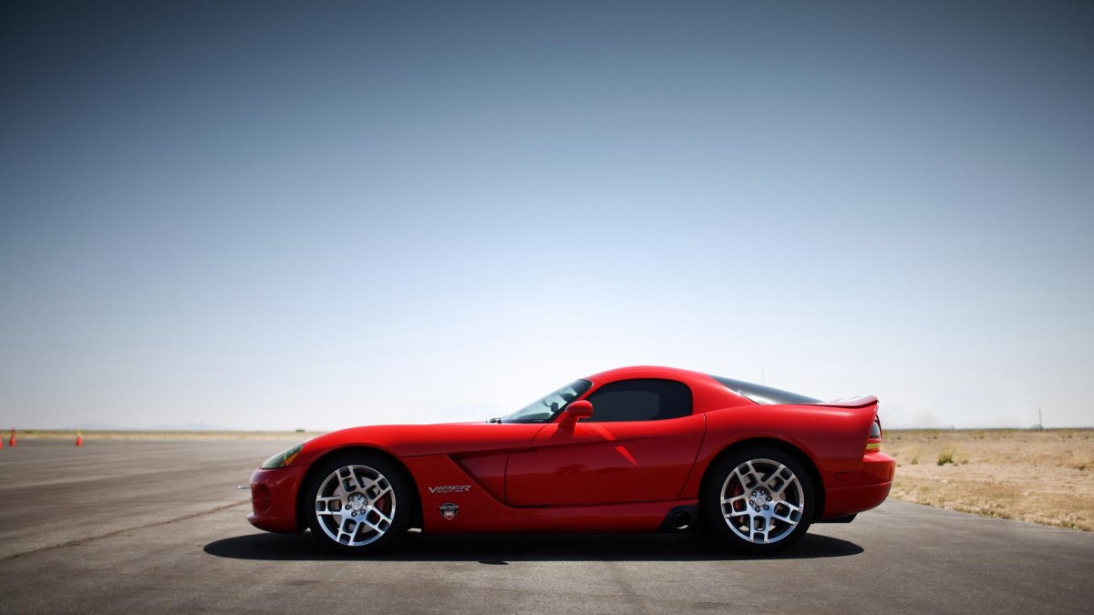 Dodge Viper srt10 сбоку