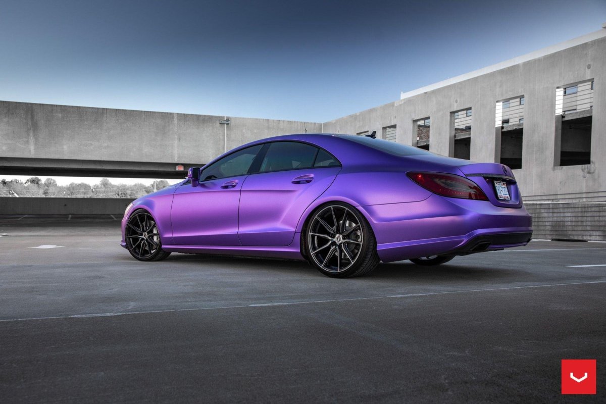 Mercedes CLS 63 фиолетовый