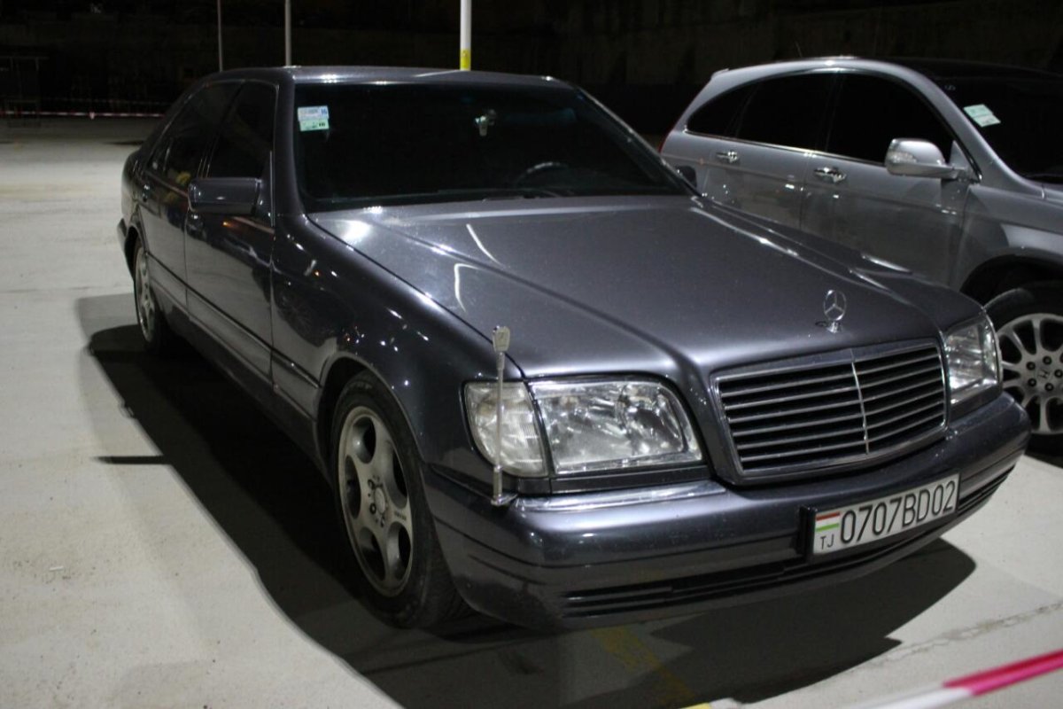 Мерседес 600