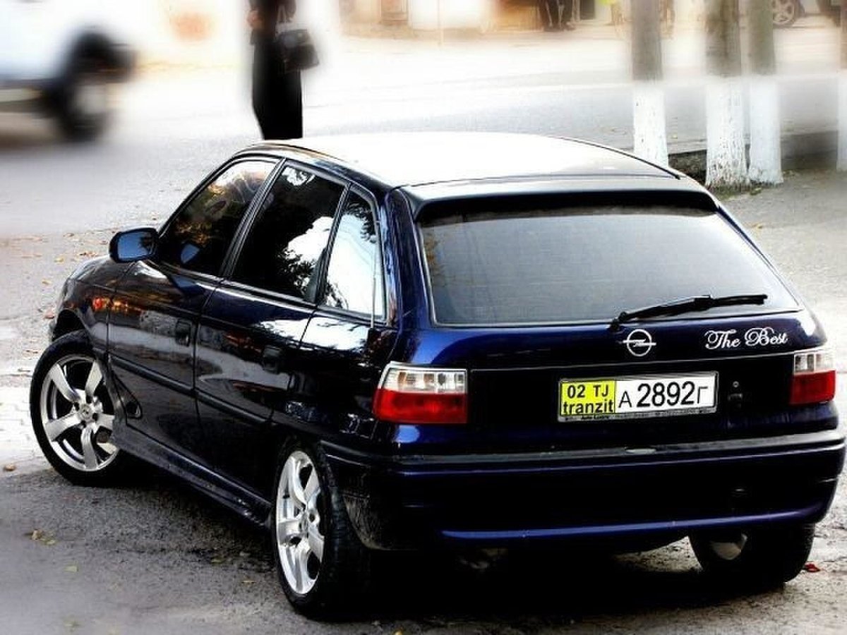 Опель хэтчбек 1997 Душанбе