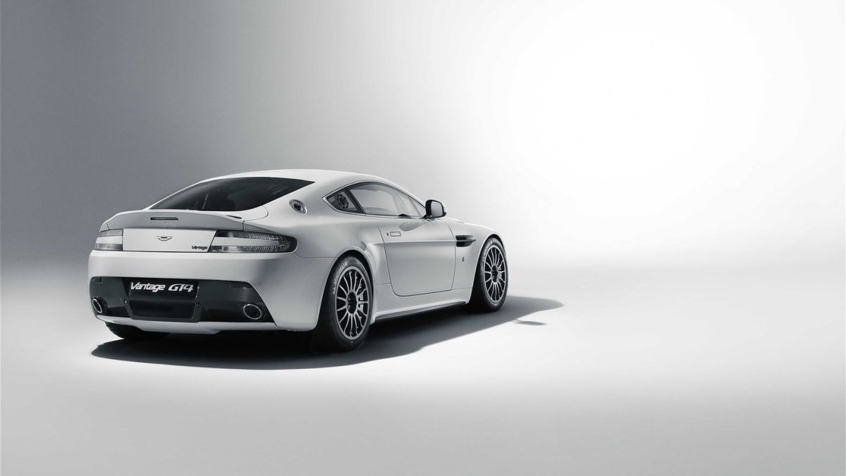 Aston Martin gt4