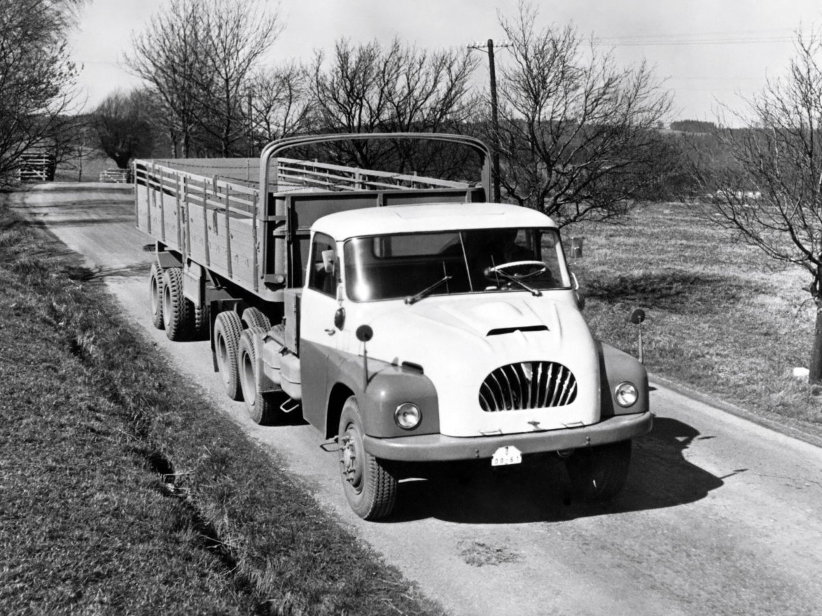 Tatra t138