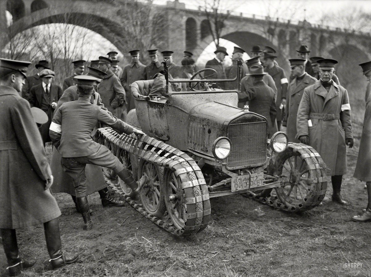 Трактор 1920 года