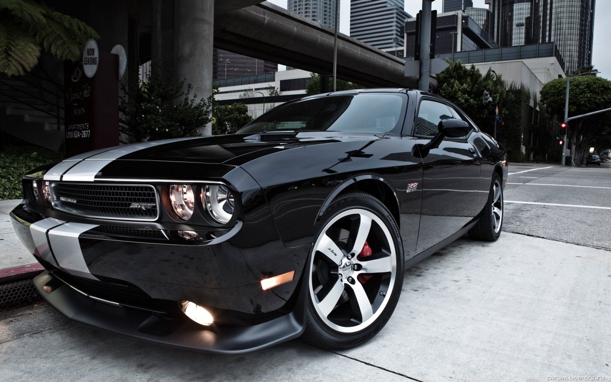 Dodge Challenger srt8 392