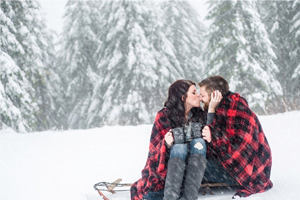 Романтик в горах зимой