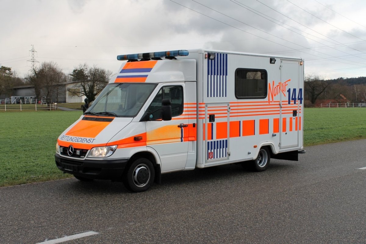 Mercedes Sprinter 416 скорая помощь