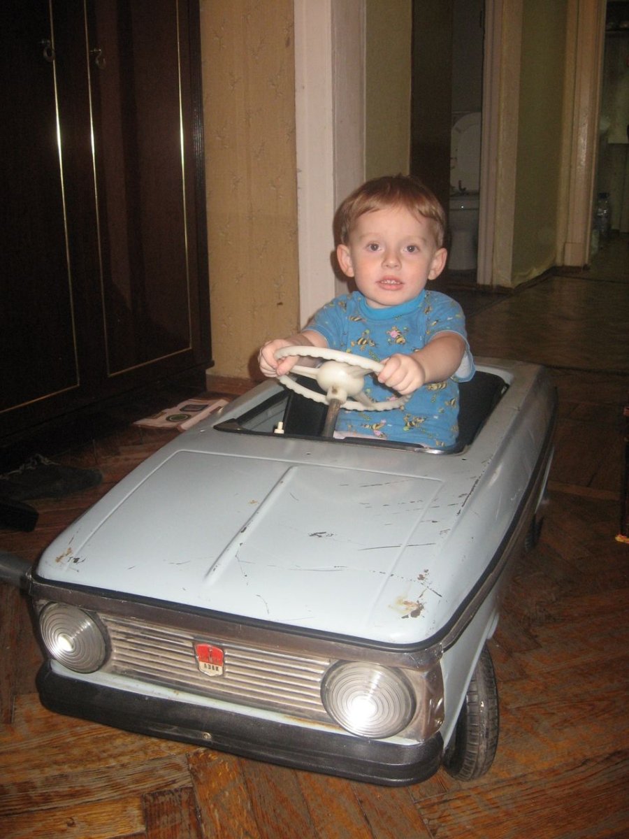Детская машина Москвич 1990гг