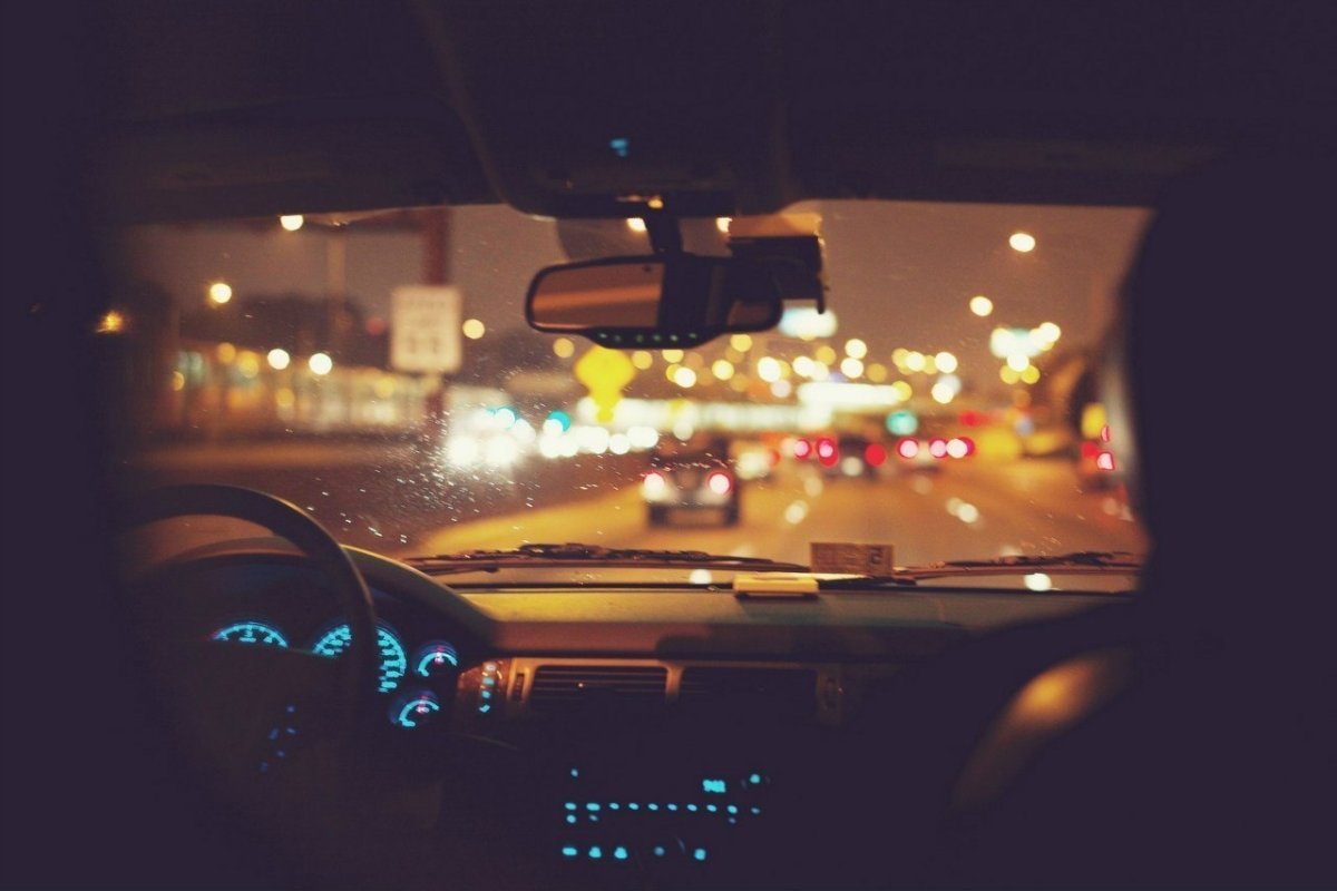 В машине по ночному городу