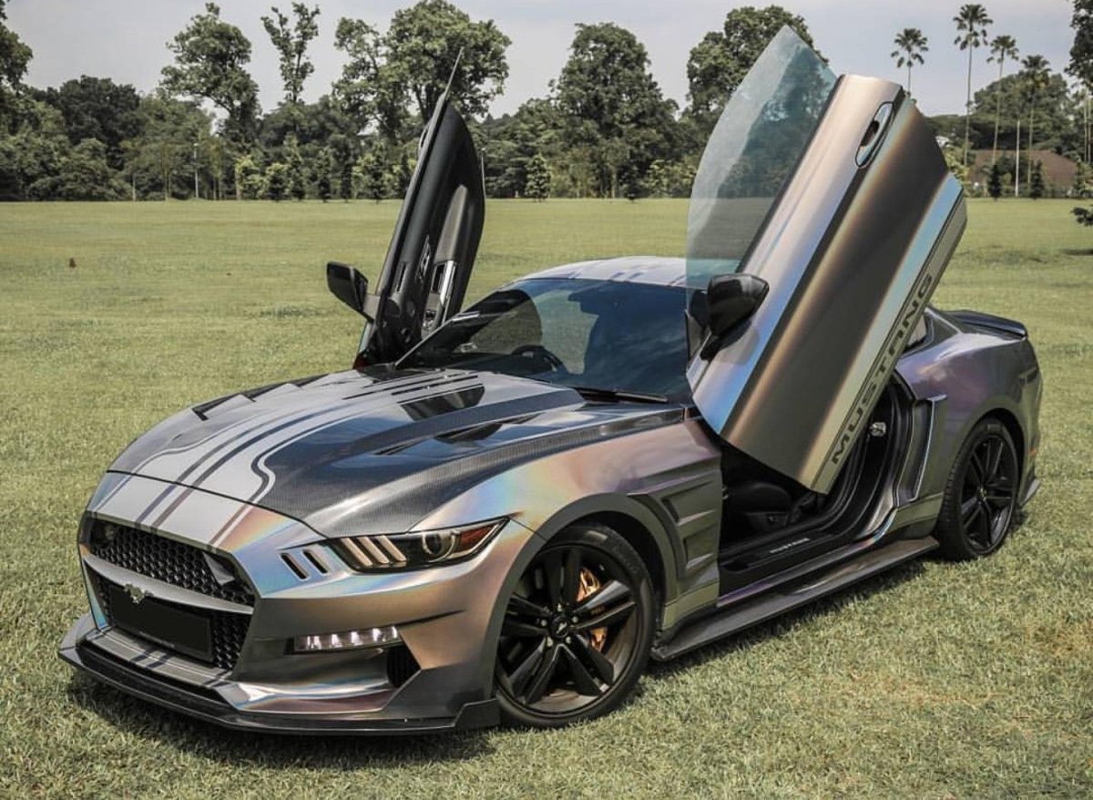 Ford Mustang MCLAREN