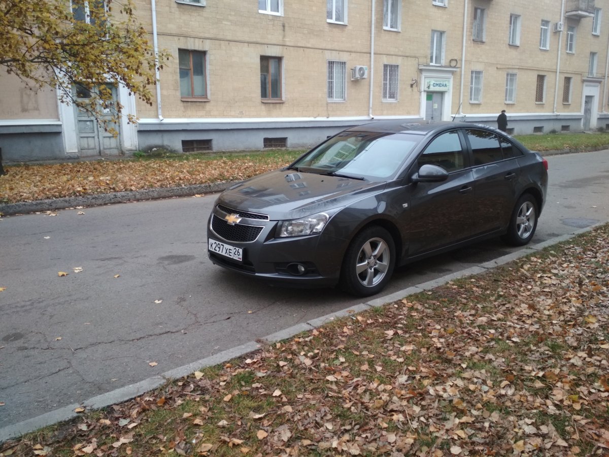 Шевроле Круз серый металлик