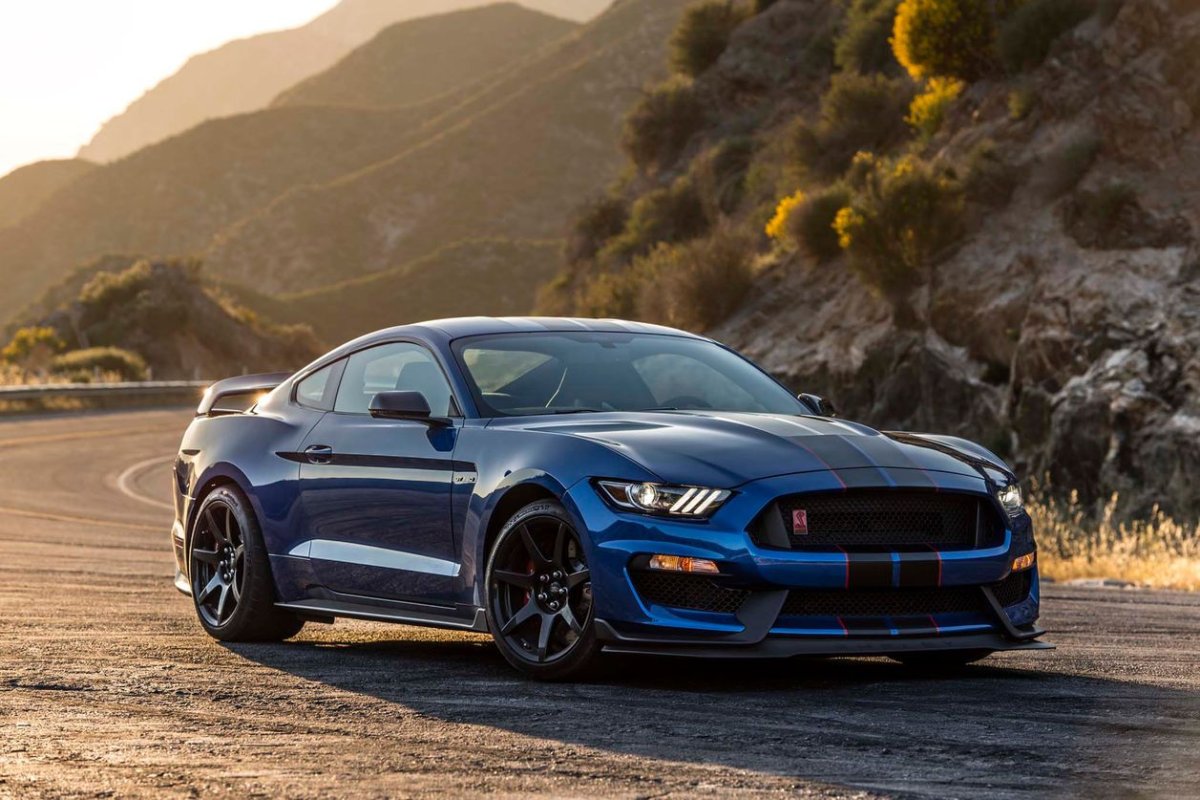 Форд Мустанг Shelby gt350