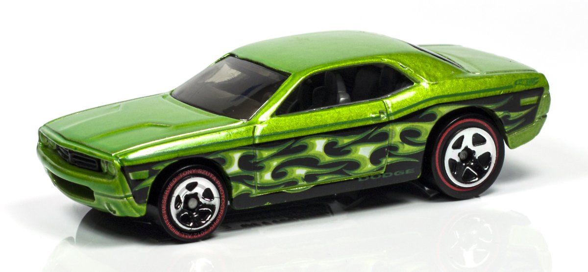Машинка hot Wheels dodge Challenger