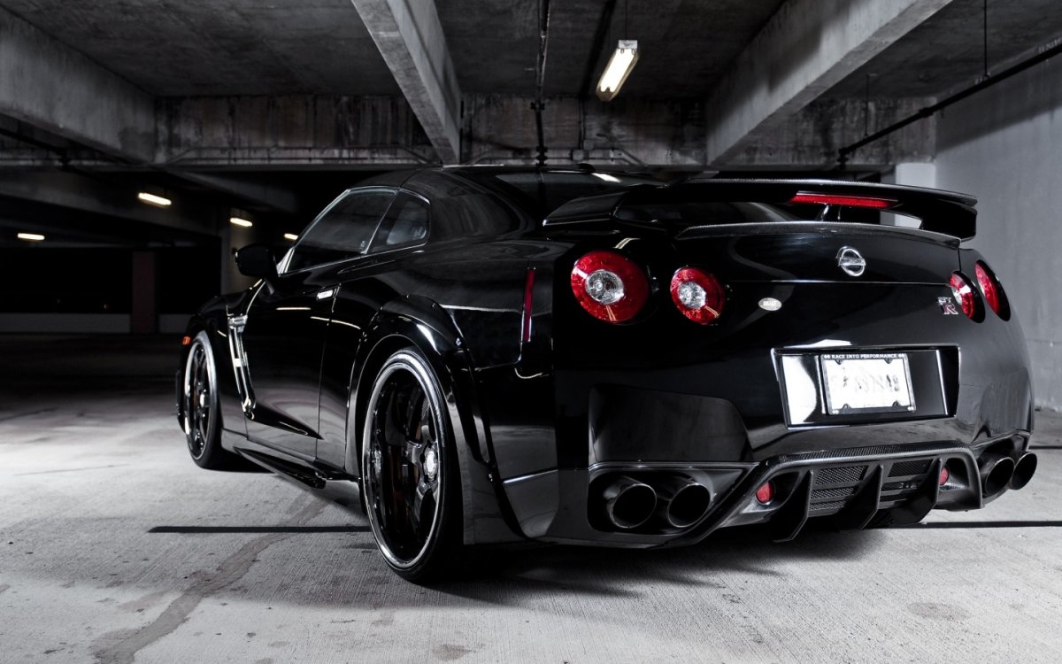 Nissan GTR r35 черный