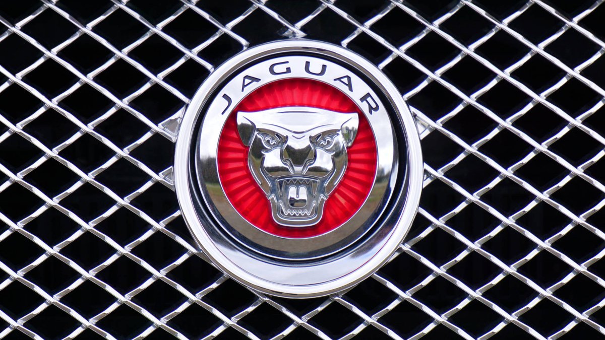 Эмблема марки автомобилей Jaguar Jaguar