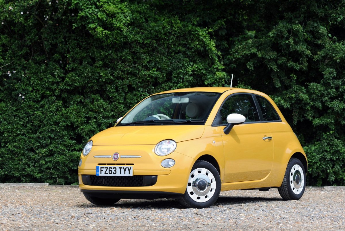 Fiat 500 желтый