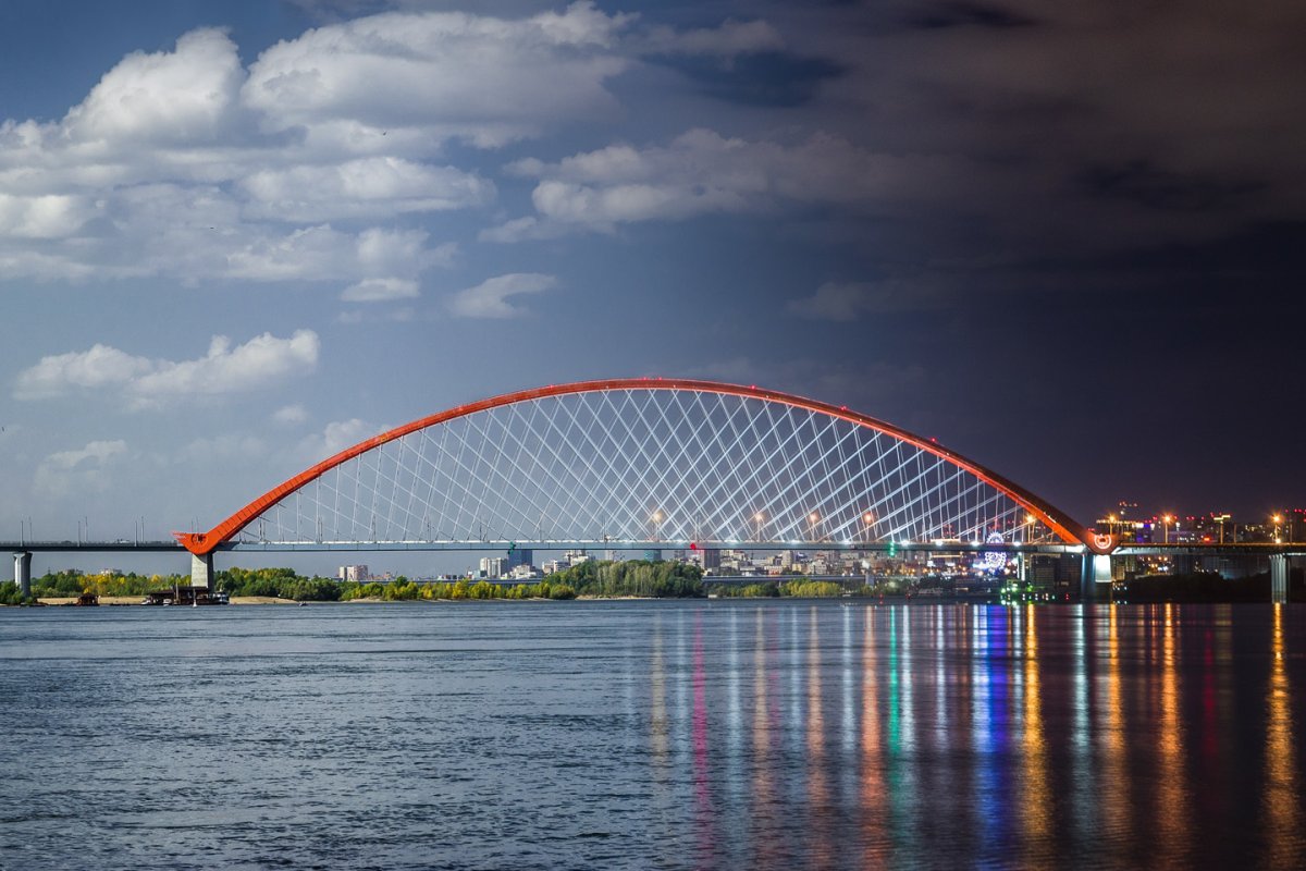 В Новосибирске около Бугринского моста