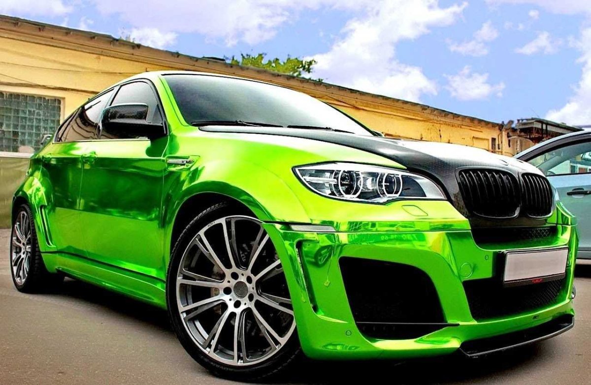 BMW x6m зеленый цвет