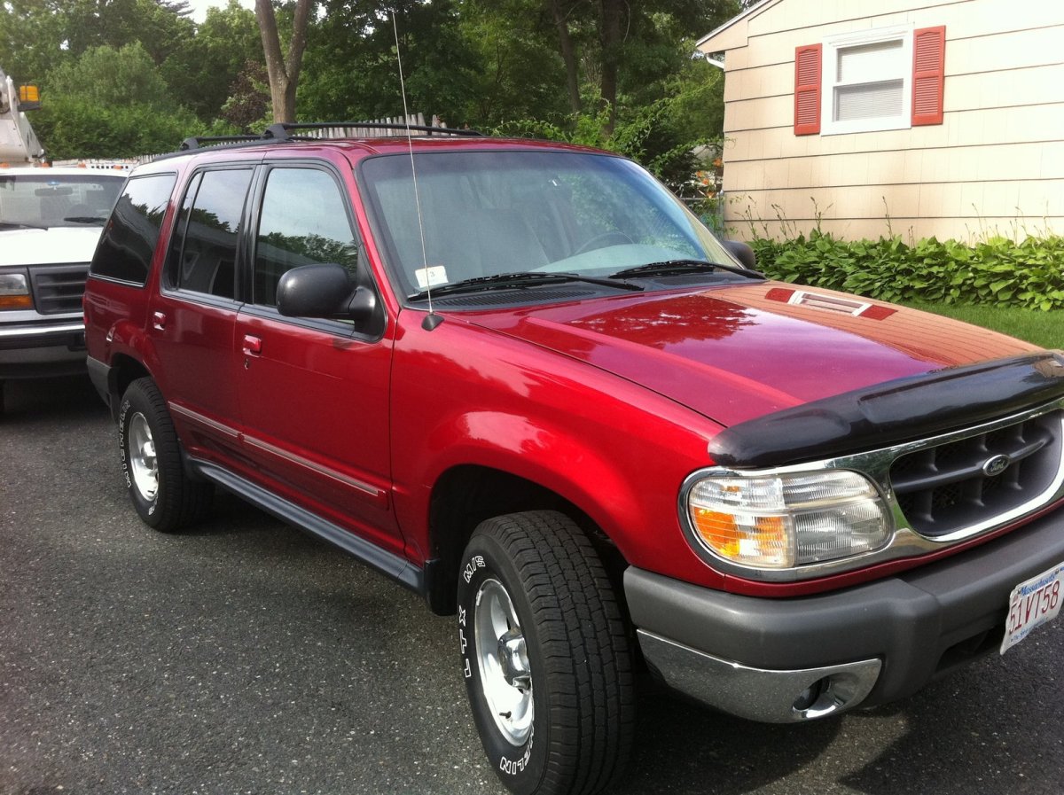 Ford Explorer 2 2000