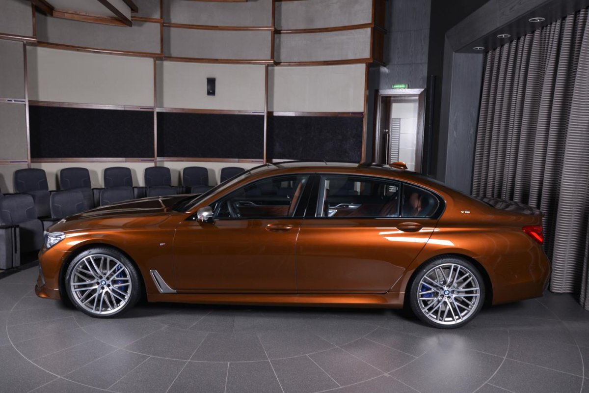 BMW 760 g12 Chestnut Bronze