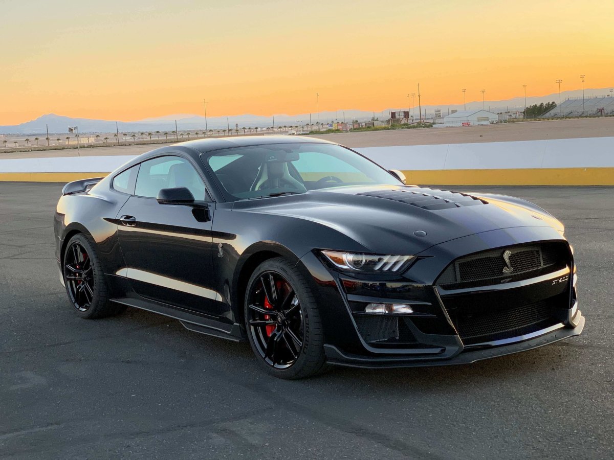 Ford Mustang gt 500 Shelby черный