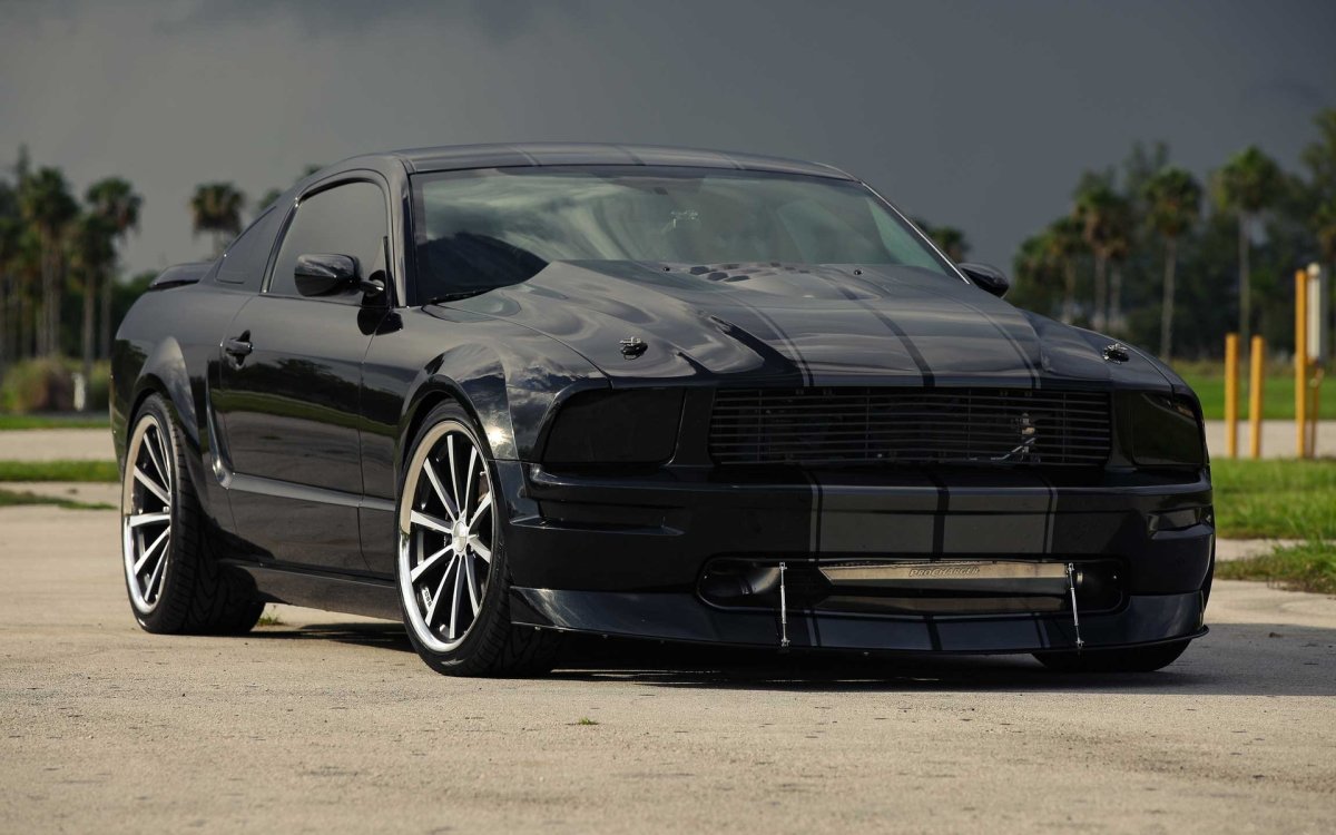 Ford Mustang тюнингованный черный
