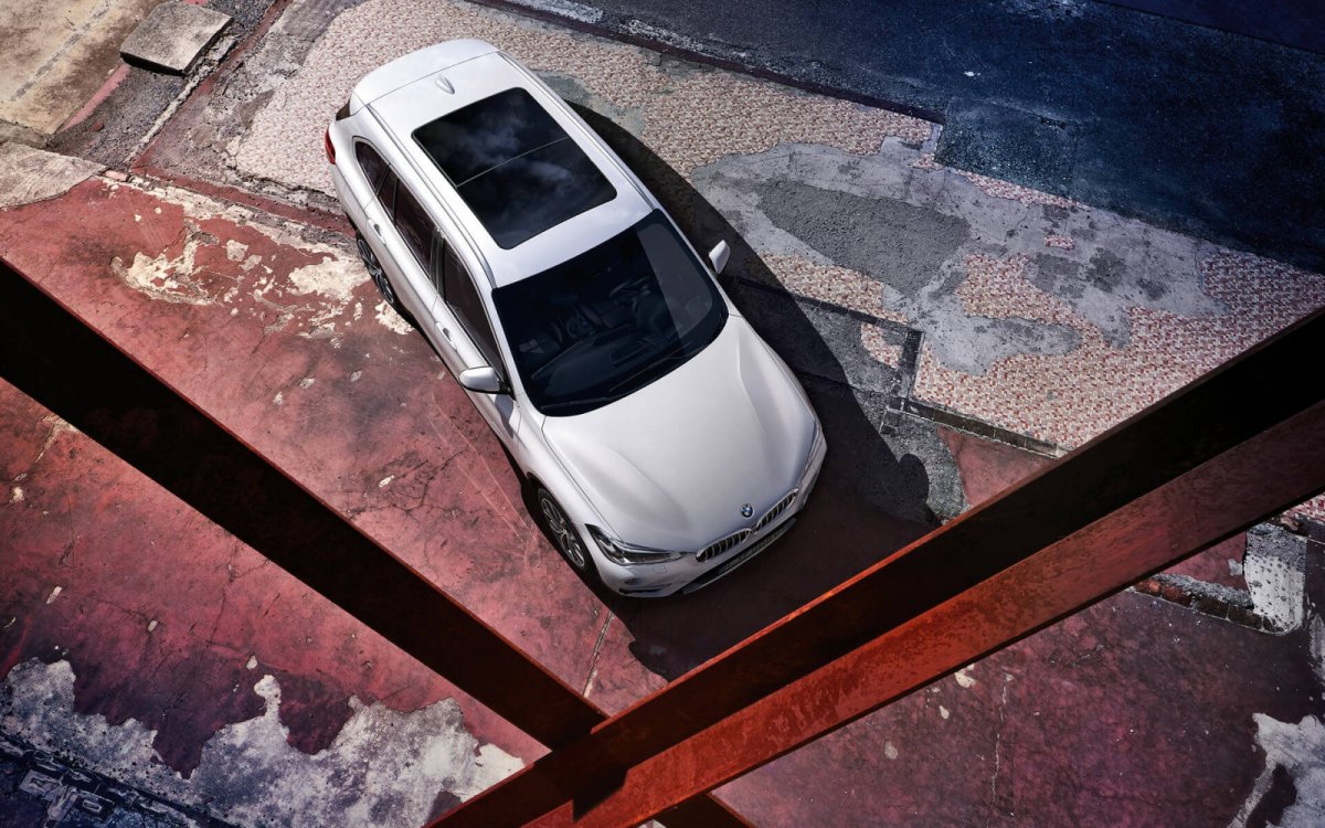 BMW x1 с панорамной крышей