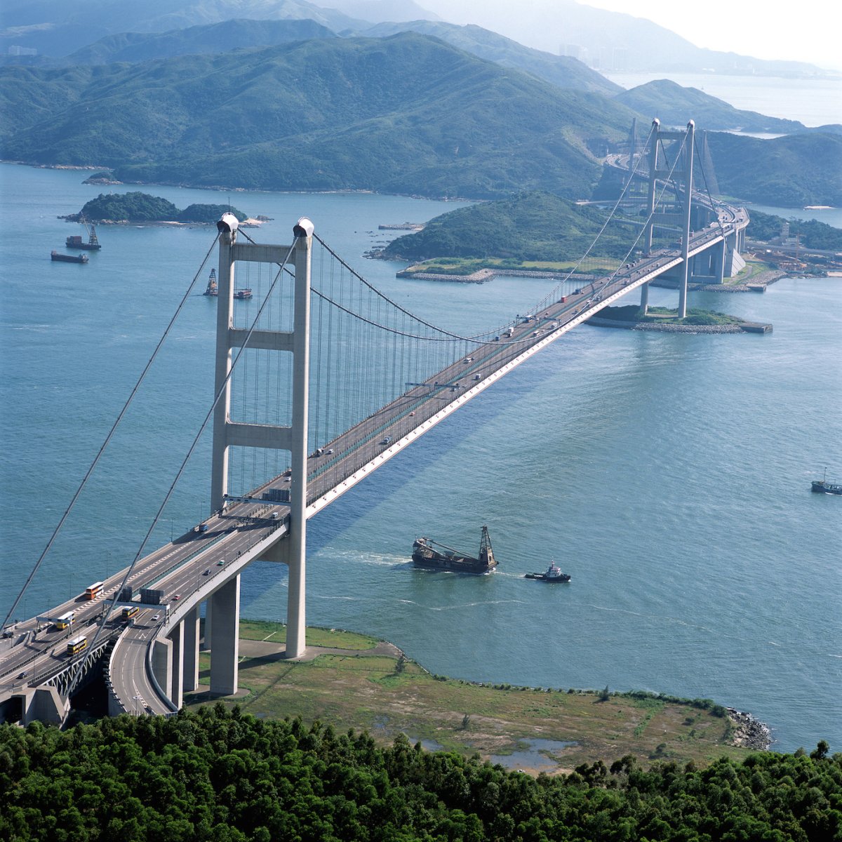 Мост Цинма в Гонконге