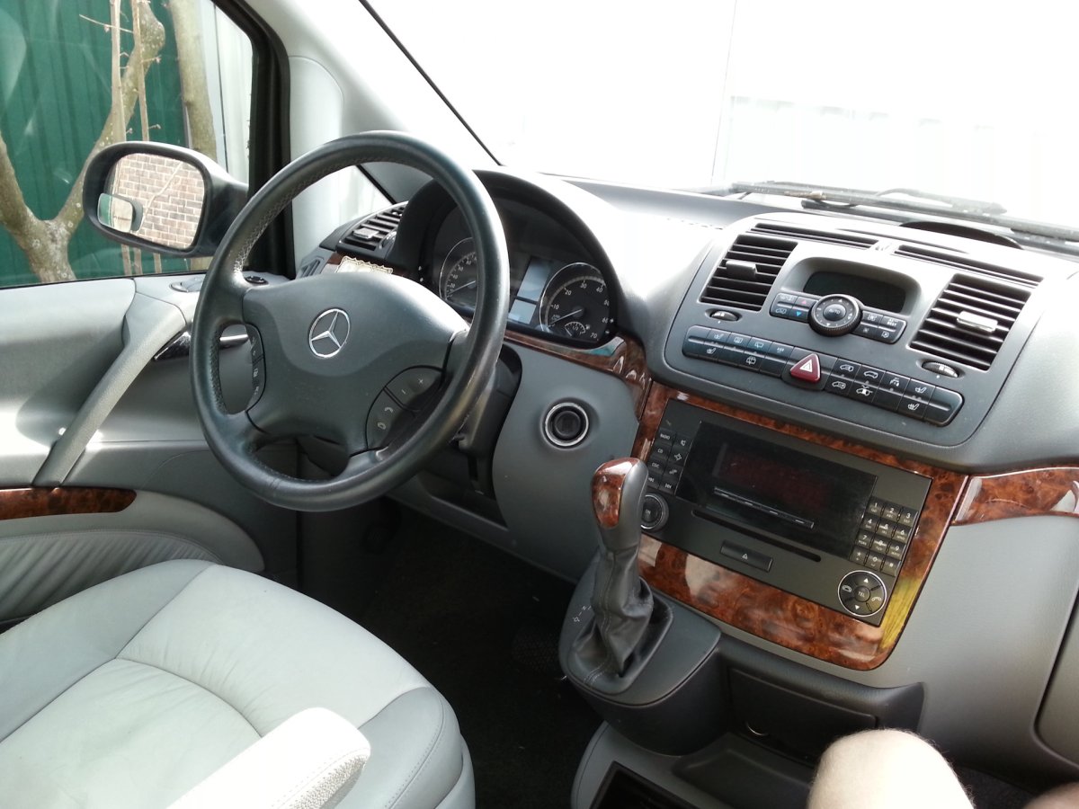 Mercedes Benz Viano 2008 салон