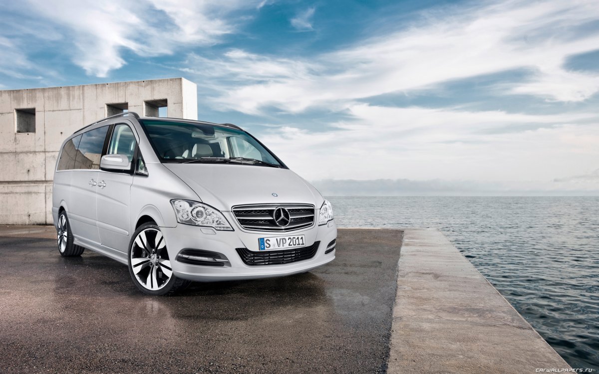 Mercedes-Benz Viano белый