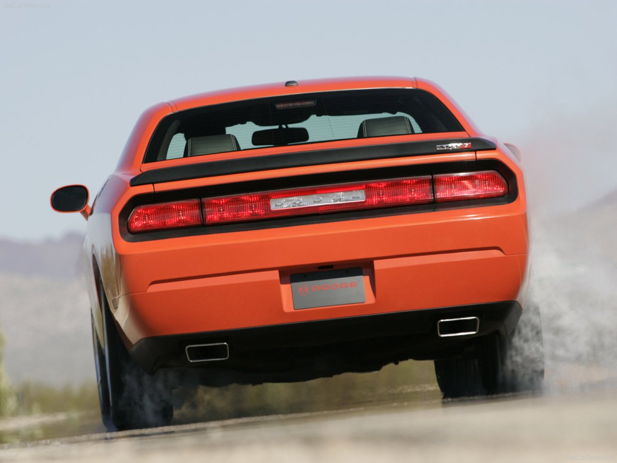 Dodge Challenger srt8 2008