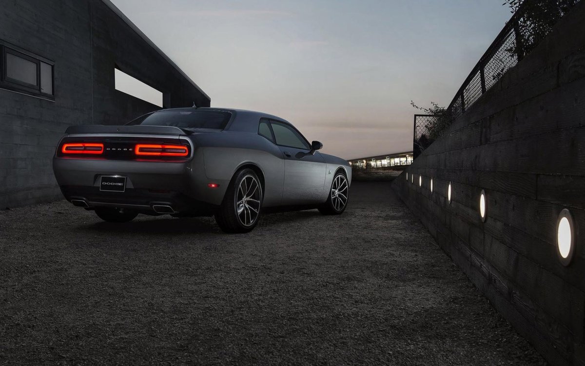 Dodge Challenger Shaker
