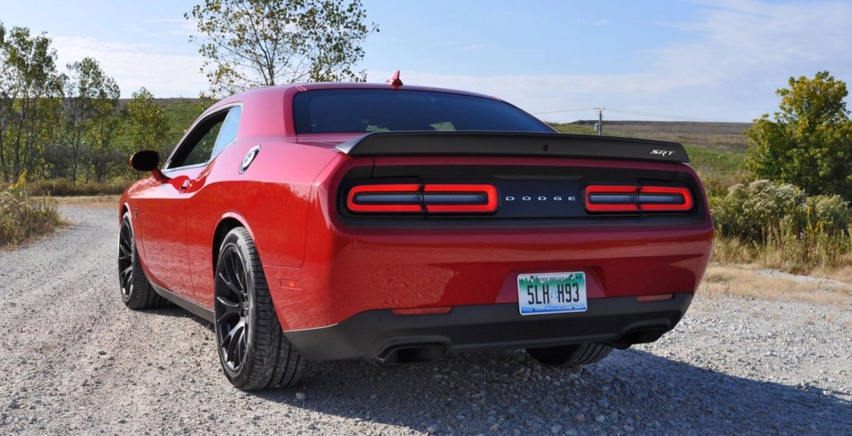 Dodge Challenger srt 2016