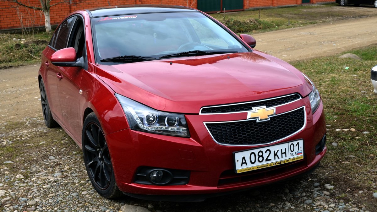 Chevrolet Cruze бордовая антихром