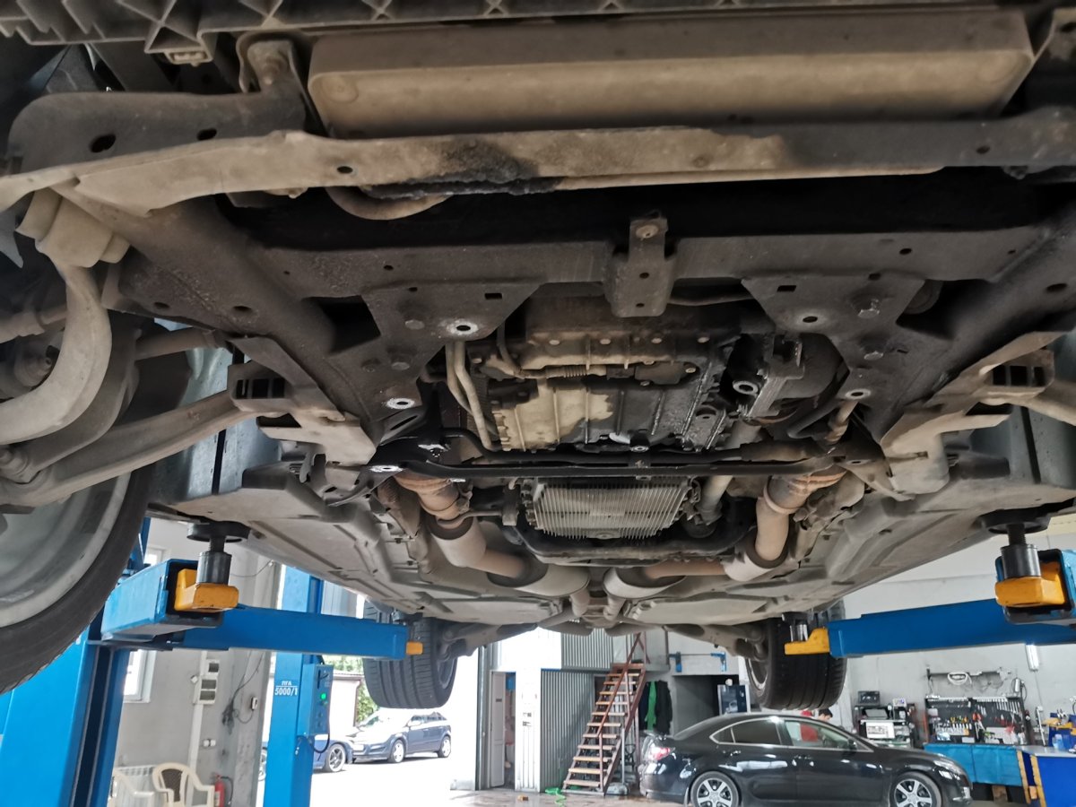 Toyota 150 Prado вид снизу