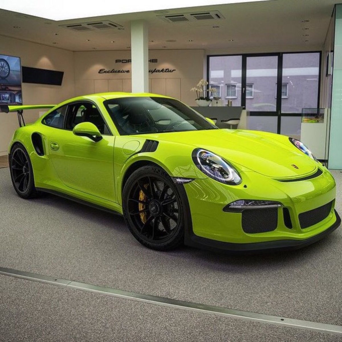 Порше 911 gt3 RS зеленый