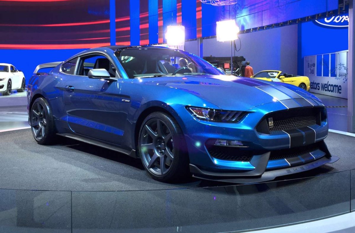 Форд Шелби gt 350 r