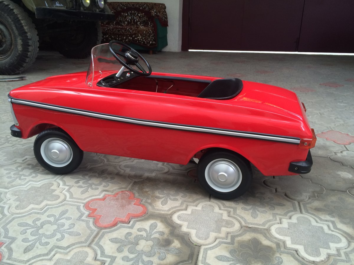 Педальная машинка ВАЗ 2108 год выпуска