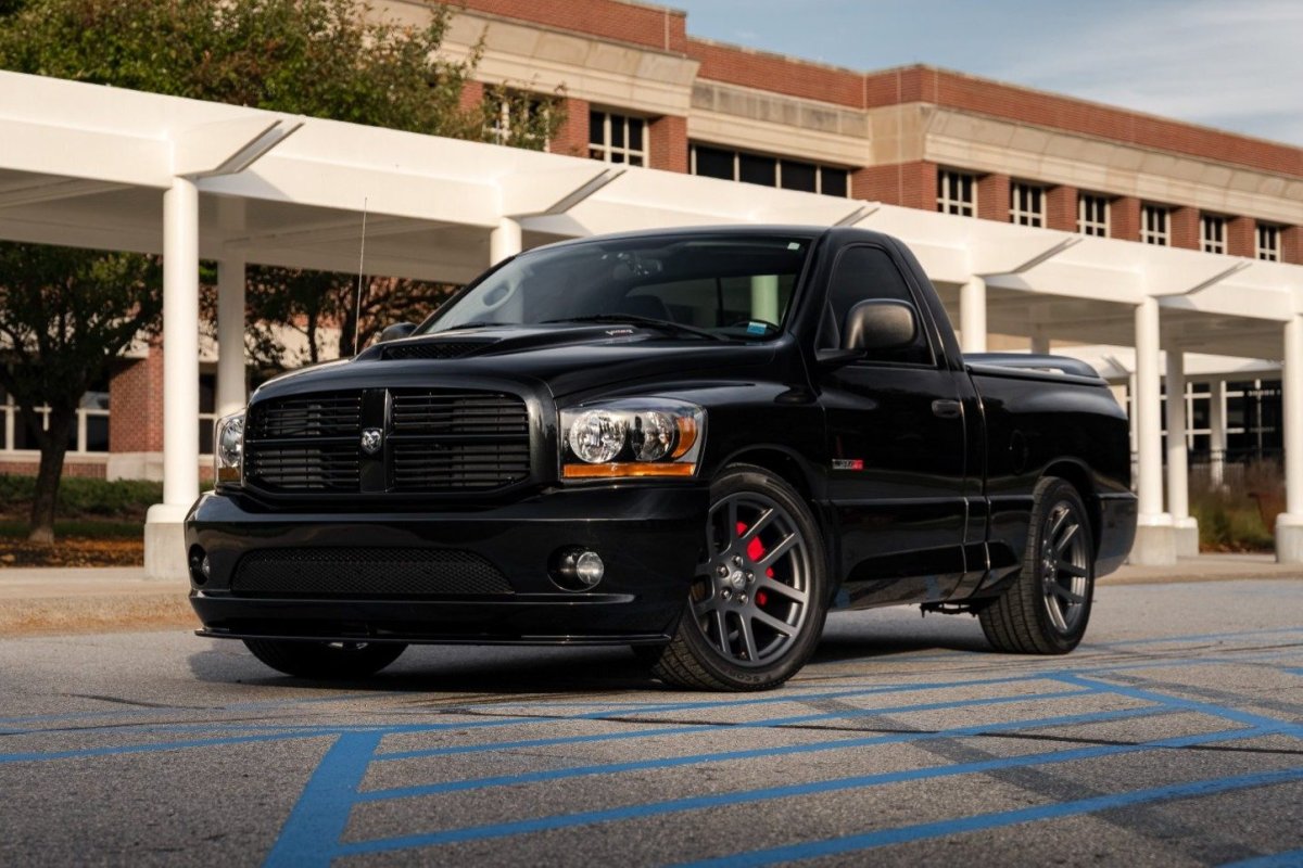 Dodge Ram Viper srt-10