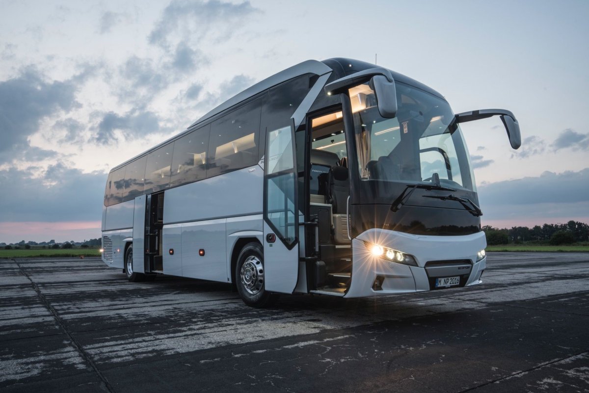 Автобус Neoplan Tourliner