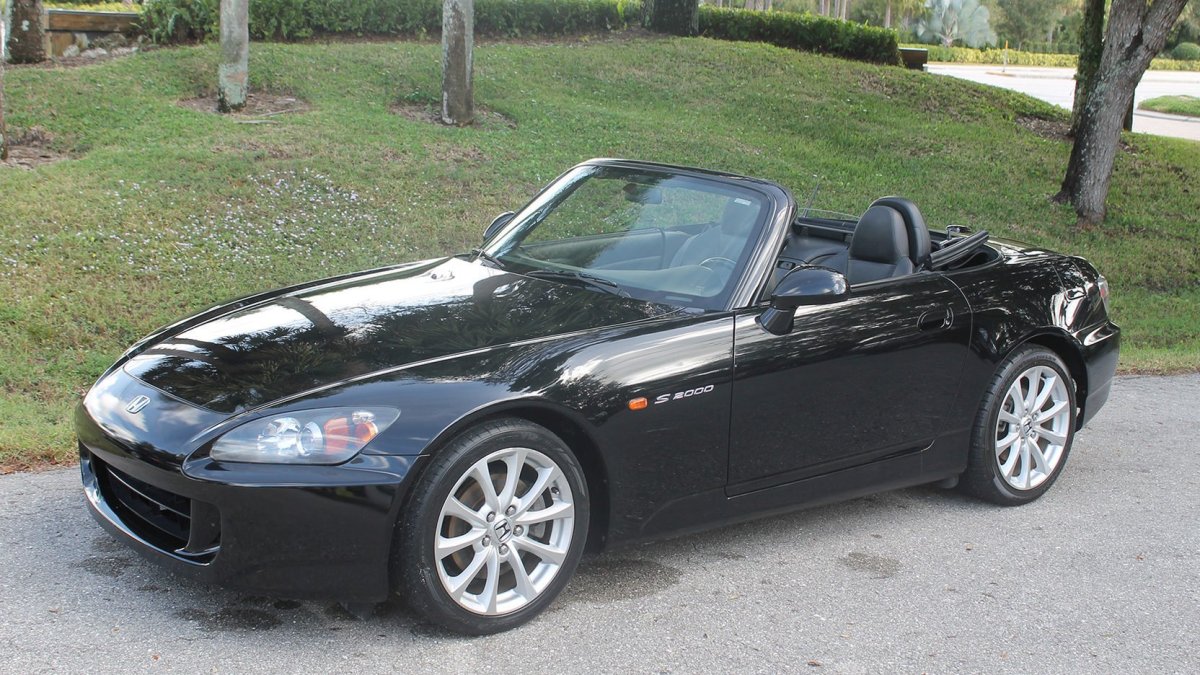 Honda s2000-Convertible