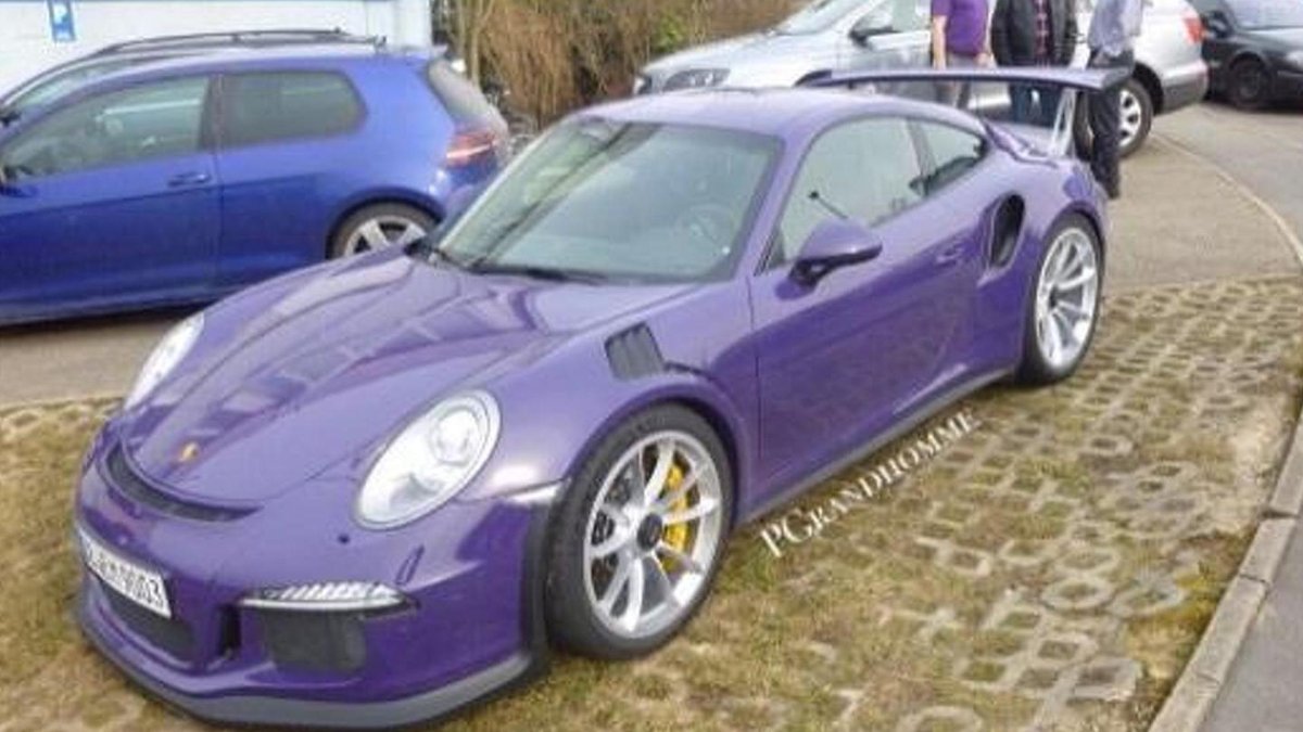 Porsche 911 gt3 RS Purple