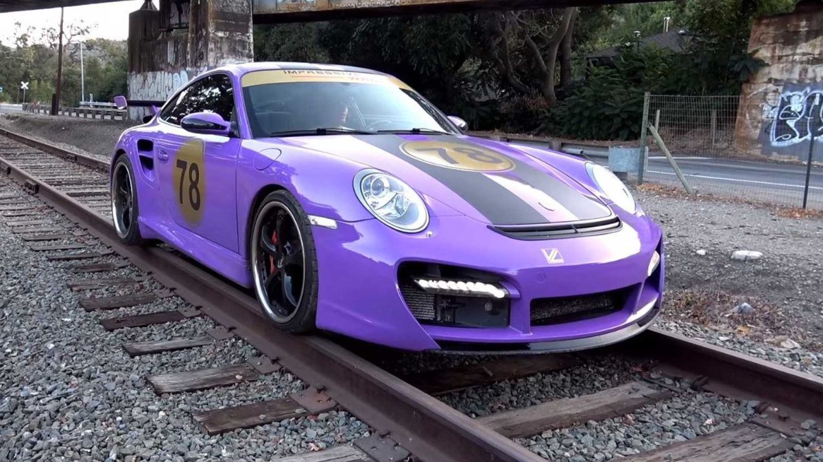 Porsche 911 Purple