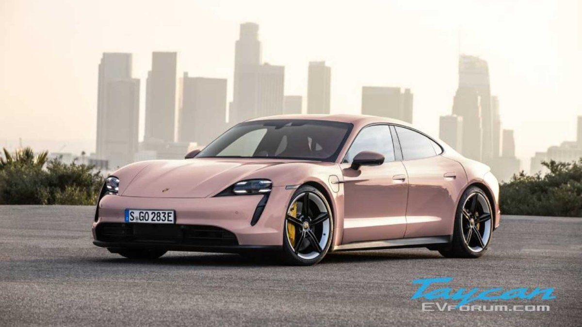 Porsche Taycan розовый