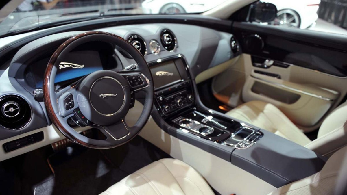 Jaguar XJ 2013 салон