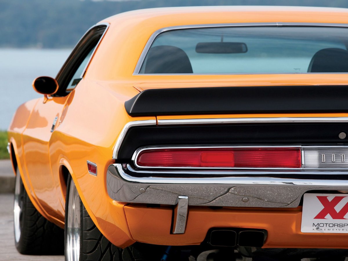 Dodge Challenger Restomod