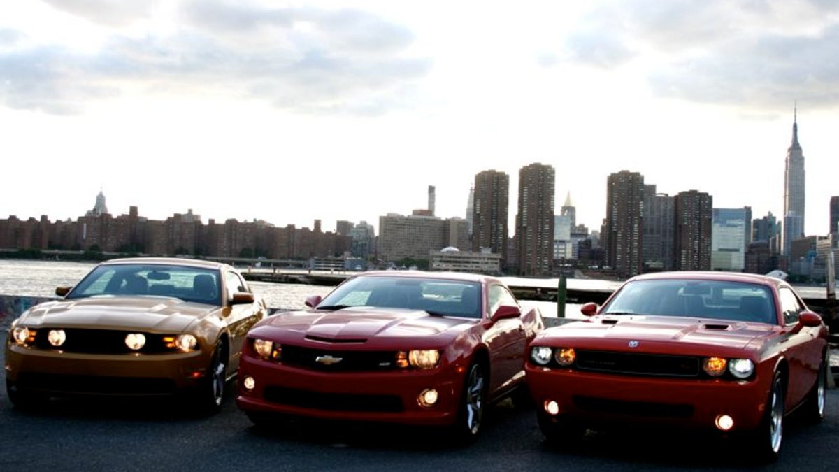 Chevrolet Camaro Ford Mustang dodge Challenger