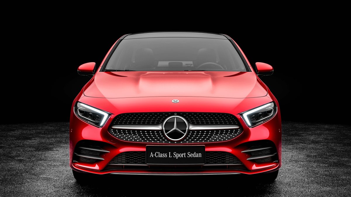 Mercedes-Benz a 200 Sport седан