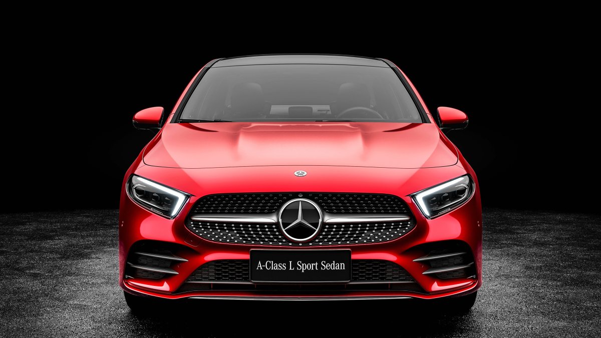 Mercedes-Benz a 200 Sport седан