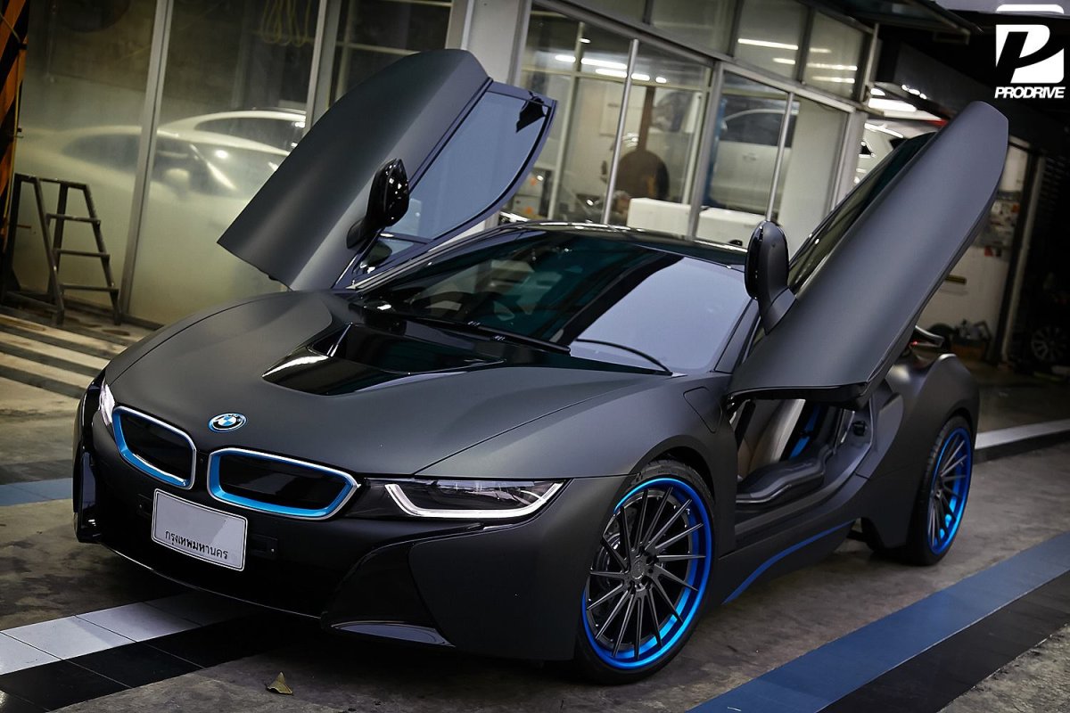 БМВ i8 черная