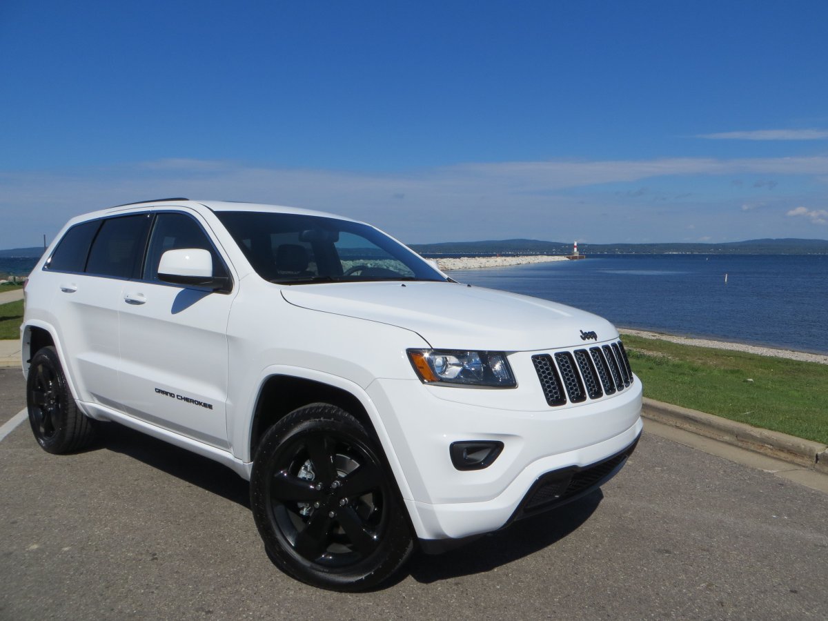 Jeep Grand Cherokee 2015 белый